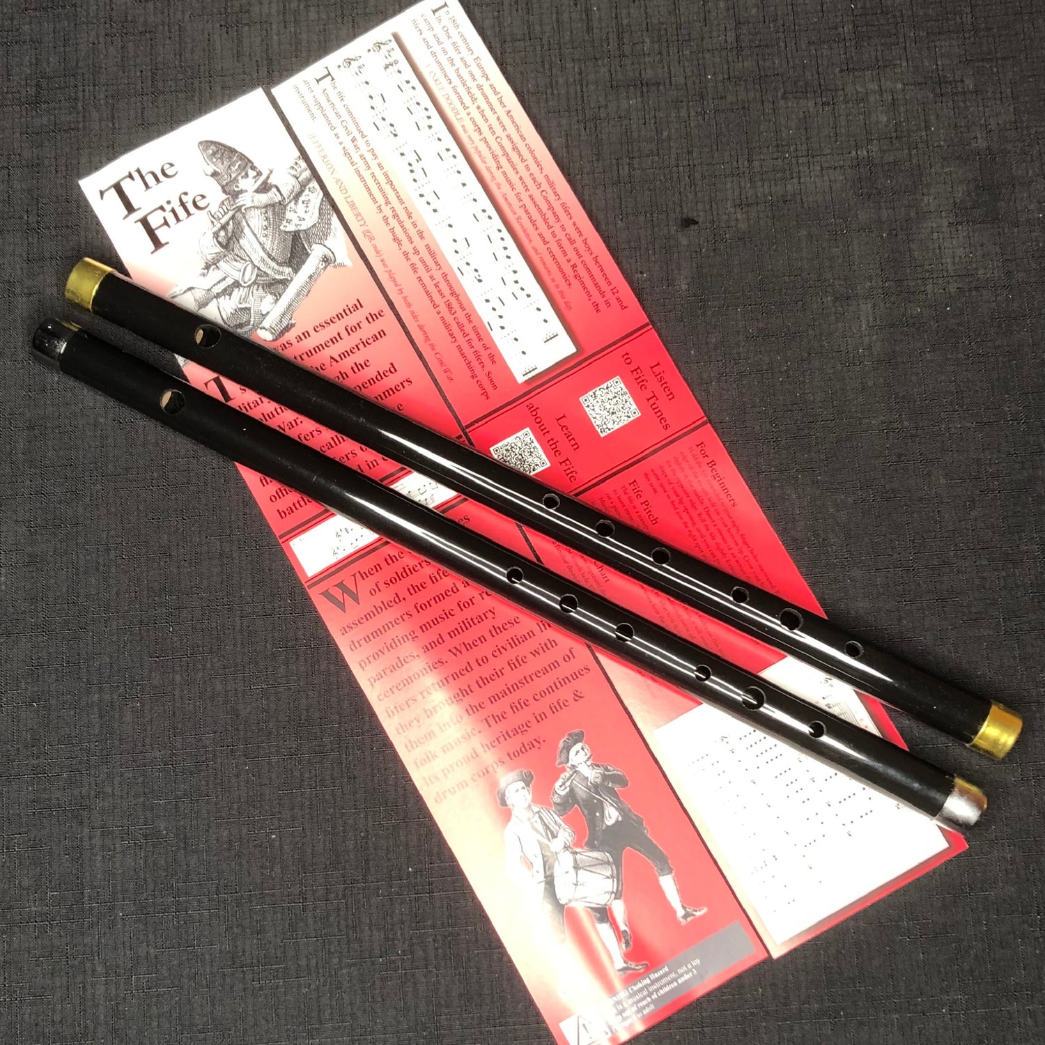 Plastic fife, high quality, made in Vermont. Traditional key Bb. With instructions and music.